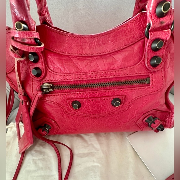 Authentic BALENCIAGA Agneau Classic Hardware Mini City in Red Lambskin Leather - Picture 4 of 17